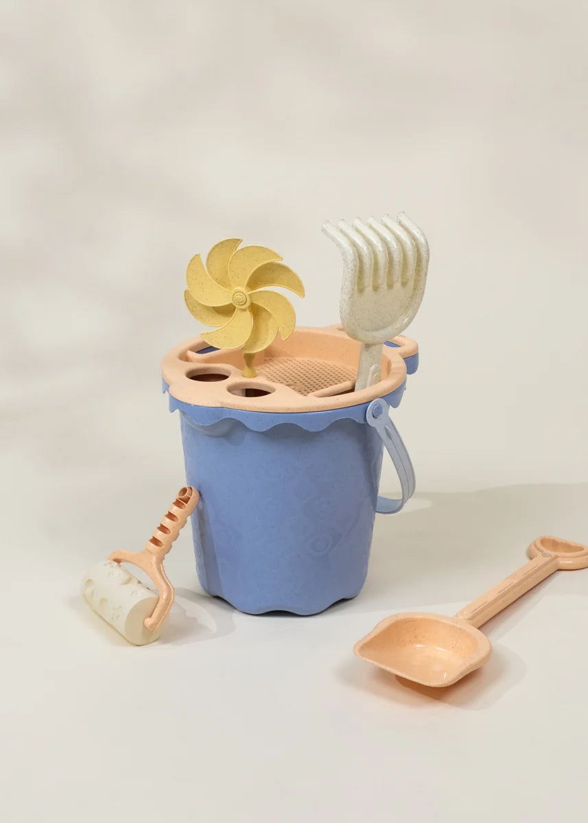 Oversized 6-Piece Wheat Straw Sand Toy Set – Bucket & Accessories
