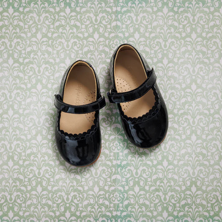 Aria Flat Black