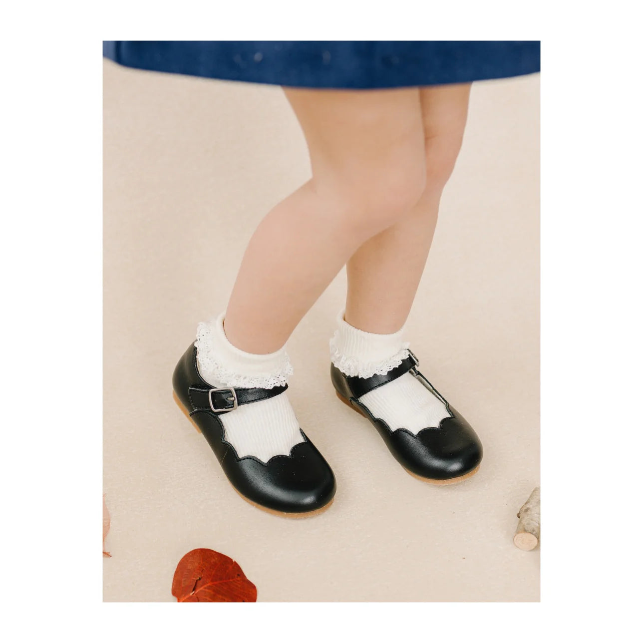 Sonia Scalloped Flat-Black