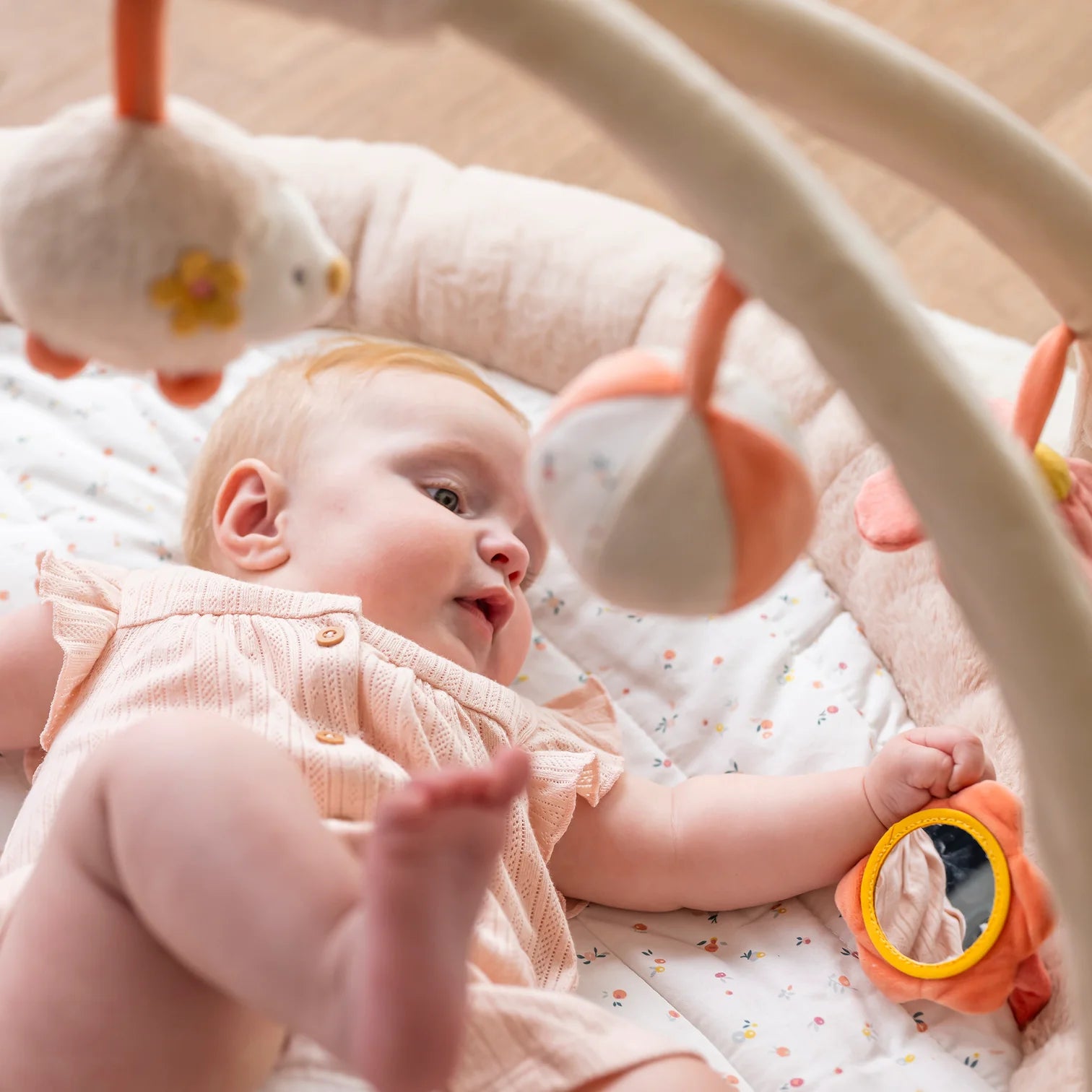 MILA ZOË LANA Stuffed playmat with arches