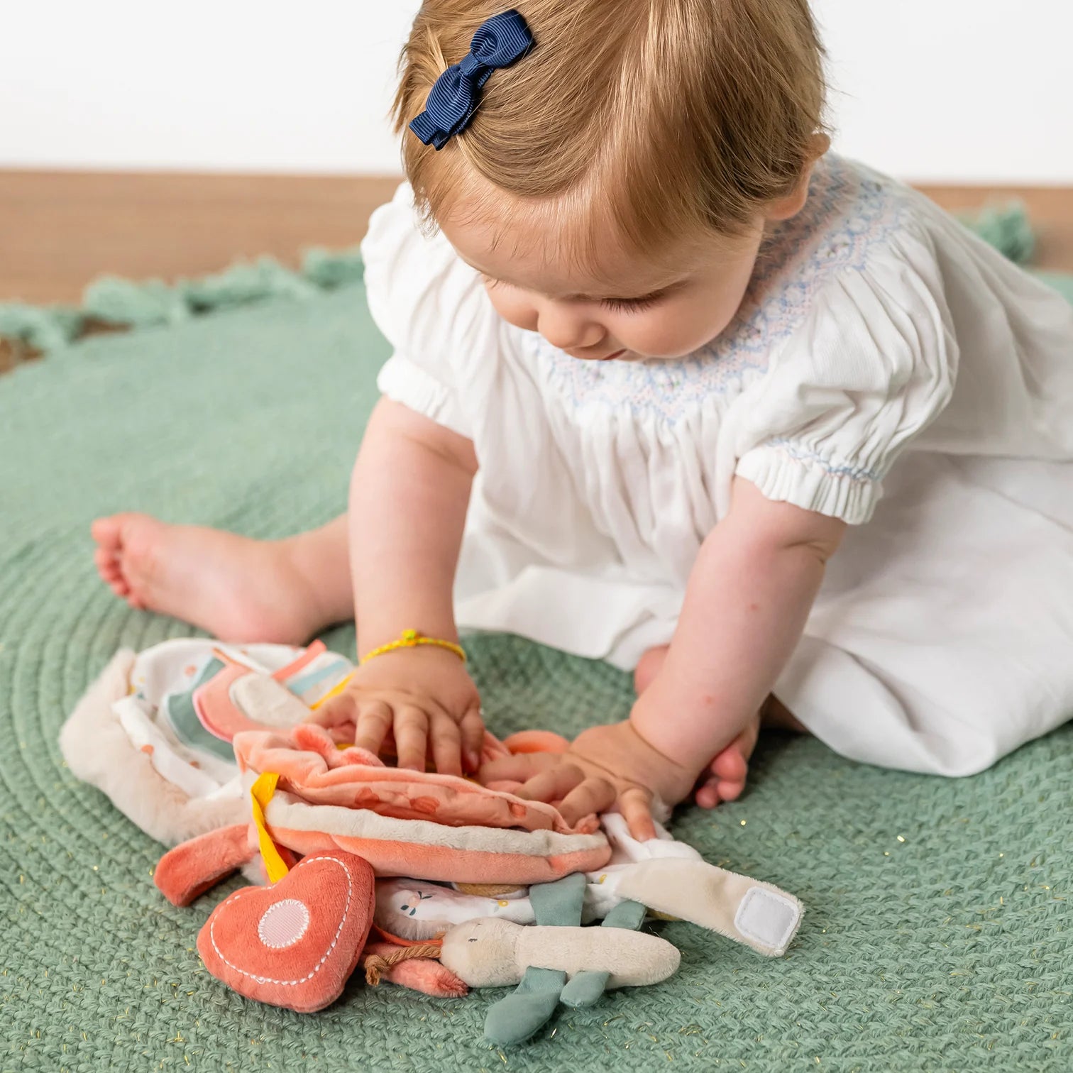 MILA ZOË LANA Activity book