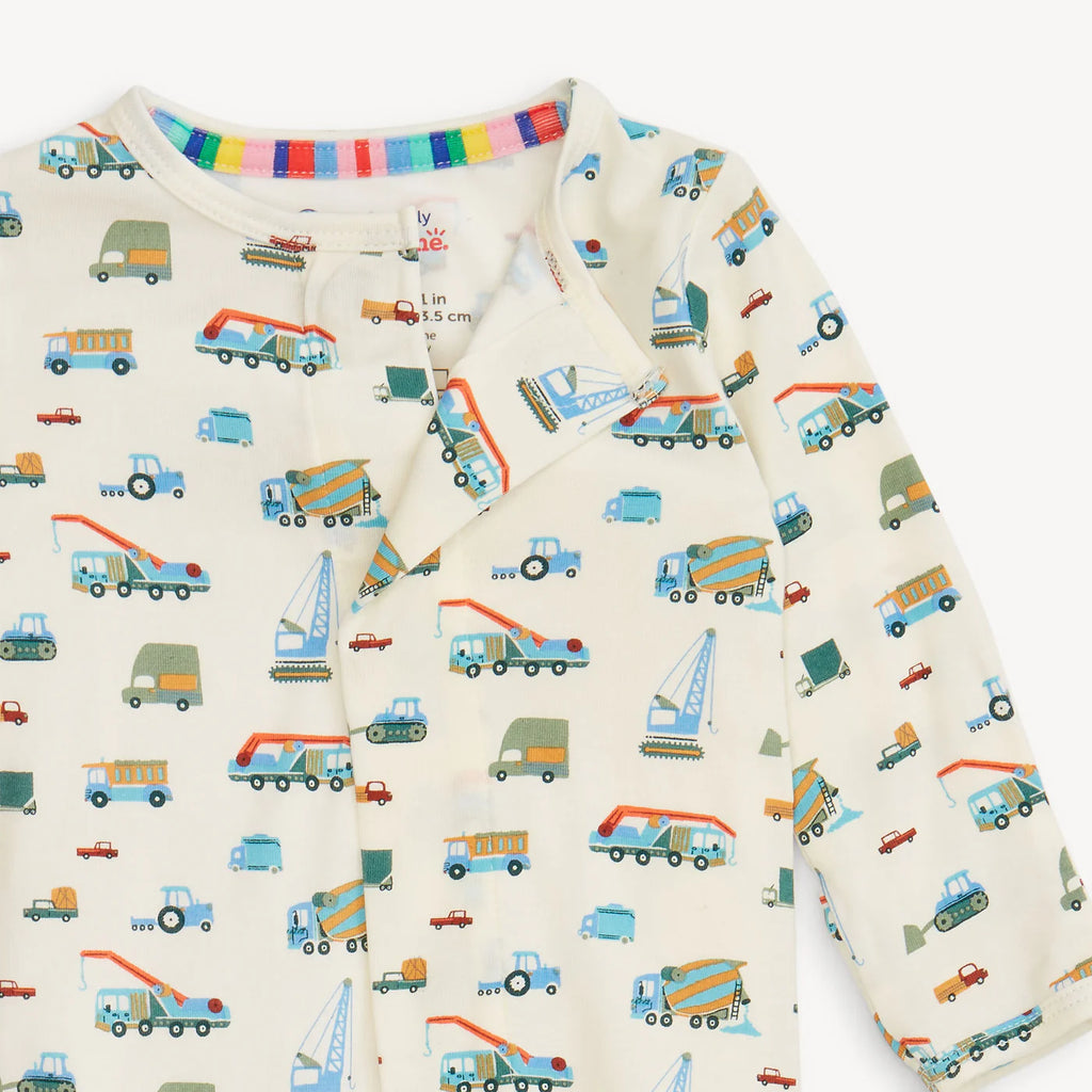 Dumps Like a Truck Modal Magnetic Footie