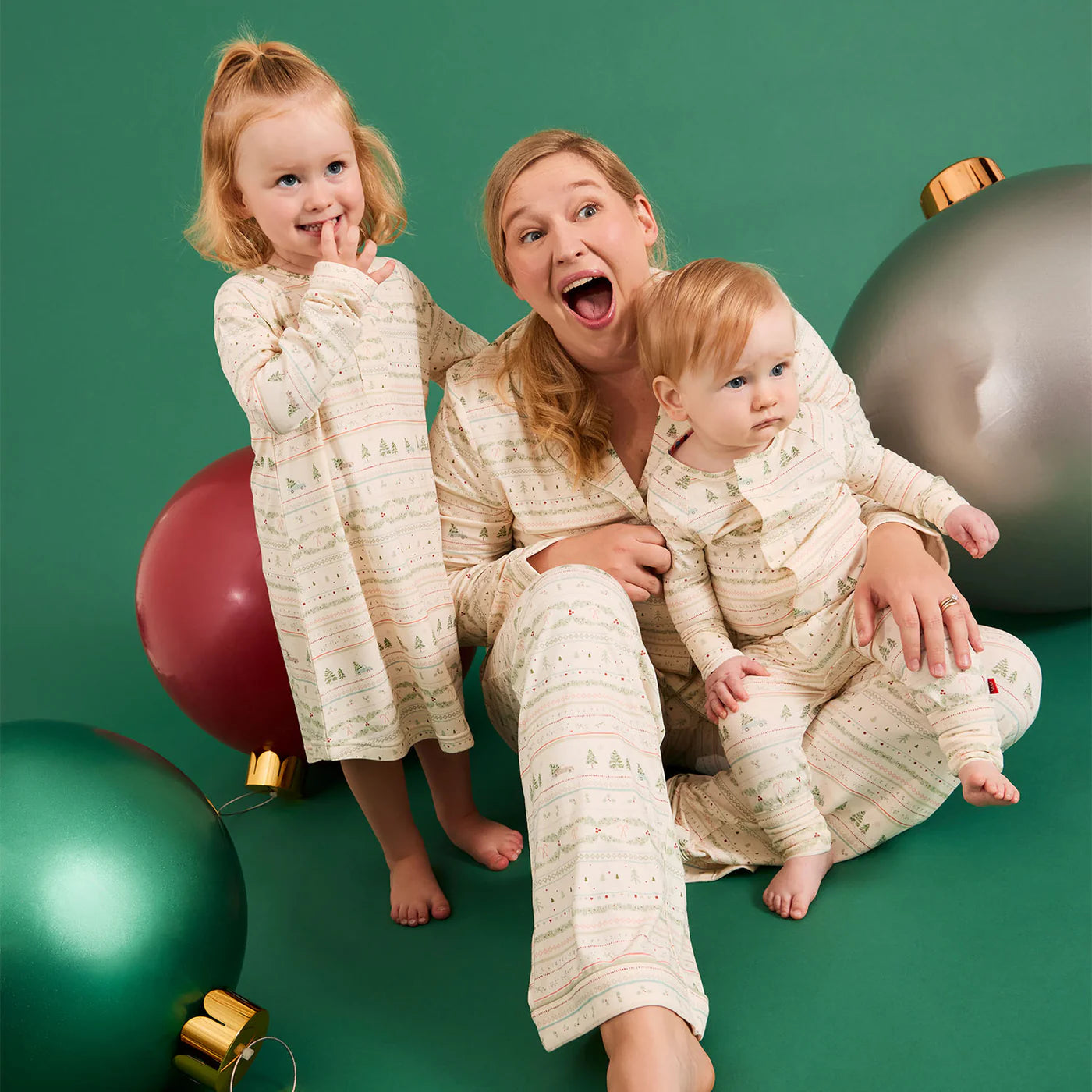 Time of Wonder RightFit™ Women's Magnetic Classic with a Twist PJ Set