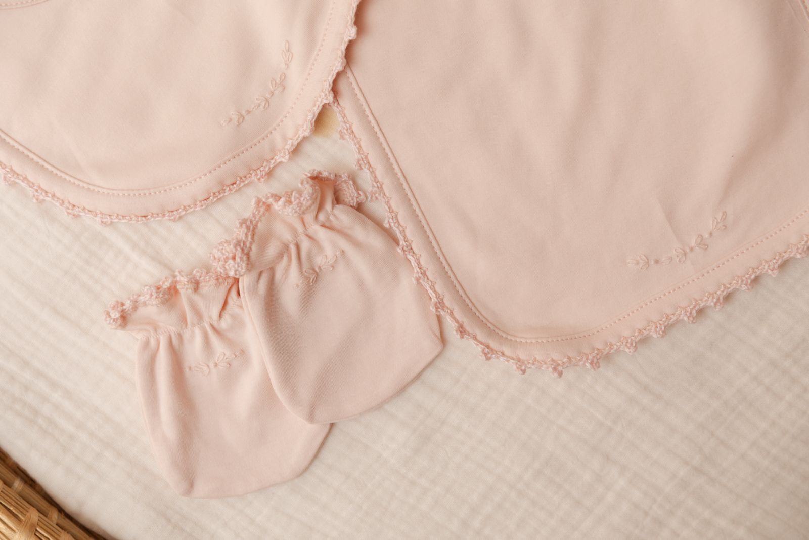 Mittens & Burp Cloth Set