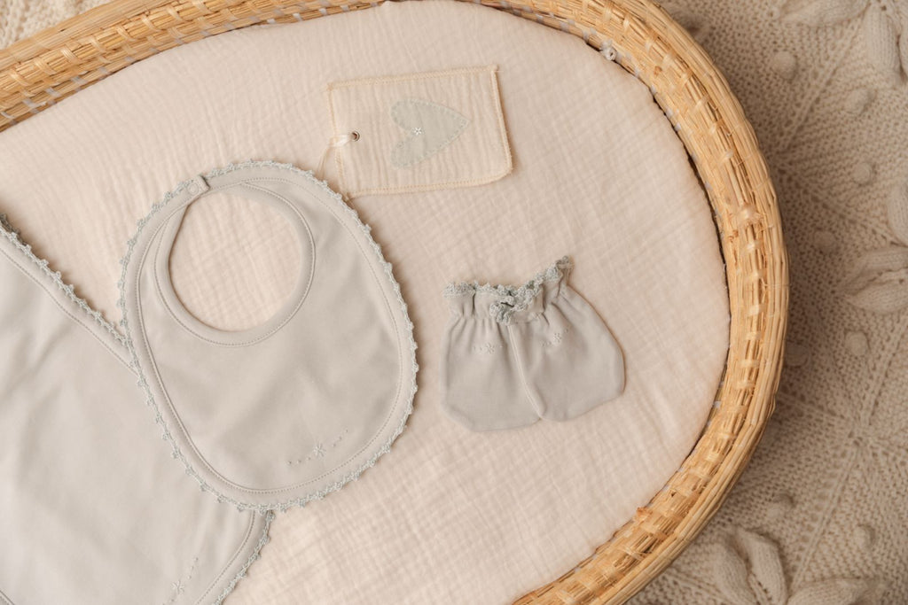 Mittens & Burp Cloth Set