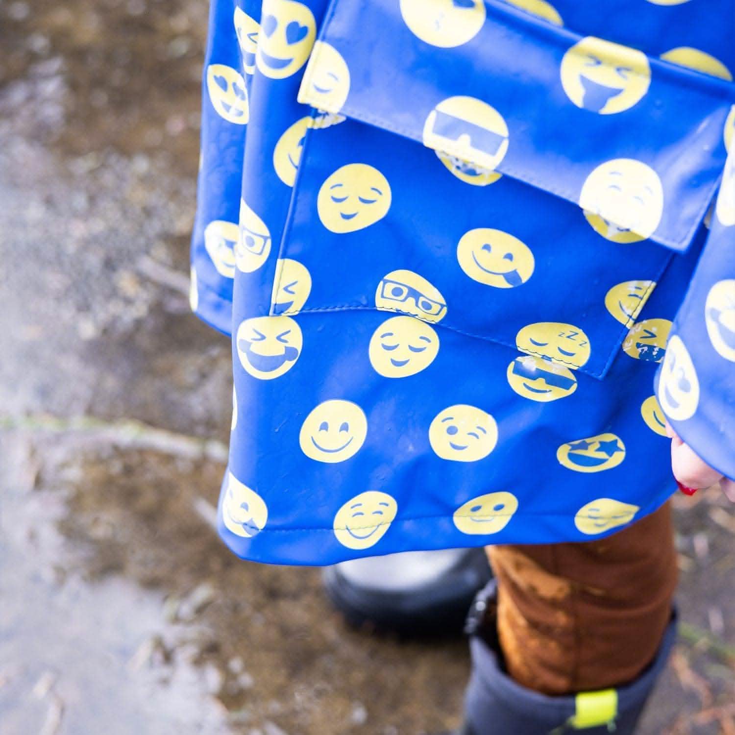 Blue polka dot emoji magnetic raincoat