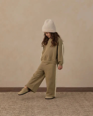 Oversized sweatshirt + Wide leg sweatpant Olive