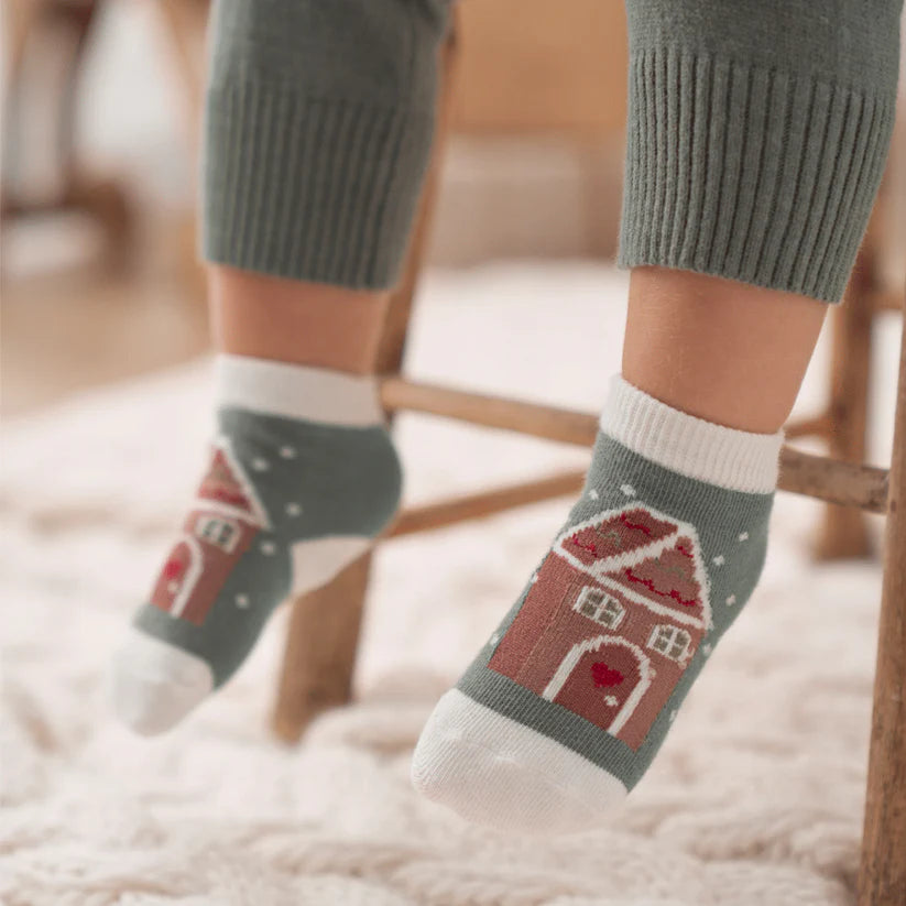 GINGERBREAD CHRISTMAS SOCKS