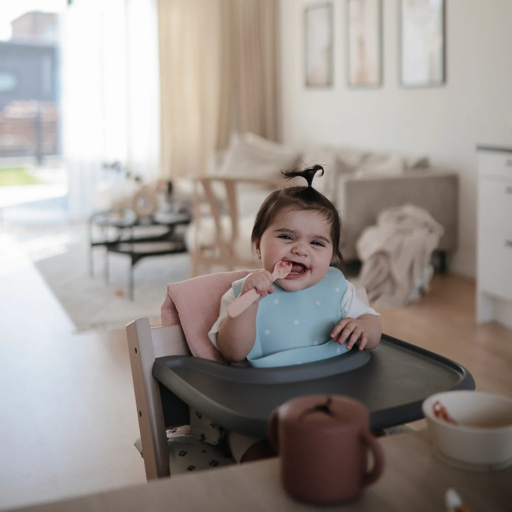 Silicone Baby Bib, White Daisy